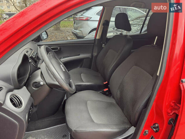 Красный Хендай и10, объемом двигателя 1.1 л и пробегом 48 тыс. км за 5900 $, фото 19 на Automoto.ua