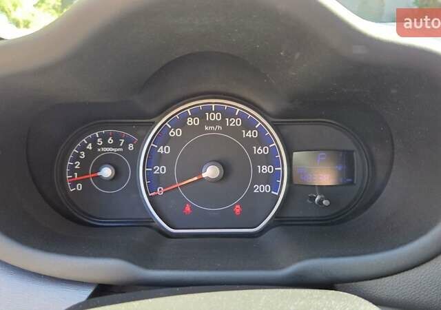 Хендай и10 2013 в Харькове на Automoto.ua Красный Хендай и10, объемом двигателя 1.2 л и пробегом 48 тыс. км за 8950 $, фото 41 на Automoto.ua