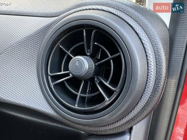Красный Хендай и10, объемом двигателя 1.2 л и пробегом 17 тыс. км за 14400 $, фото 44 на Automoto.ua