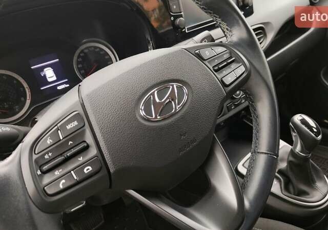 Червоний Хендай і10, об'ємом двигуна 1.2 л та пробігом 42 тис. км за 11700 $, фото 10 на Automoto.ua