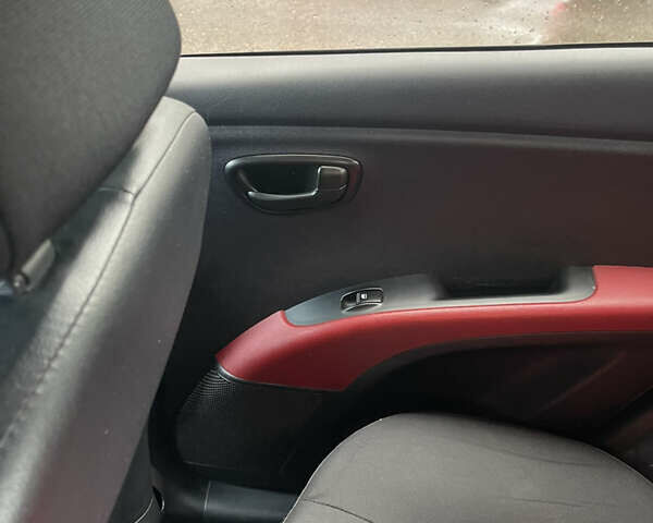 Хендай и10, объемом двигателя 1.1 л и пробегом 138 тыс. км за 5500 $, фото 15 на Automoto.ua