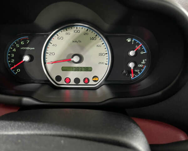 Хендай и10, объемом двигателя 1.1 л и пробегом 138 тыс. км за 5500 $, фото 46 на Automoto.ua