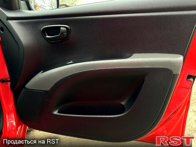 Хендай и10, объемом двигателя 1.1 л и пробегом 113 тыс. км за 5000 $, фото 12 на Automoto.ua