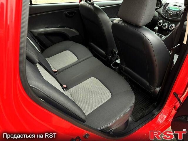 Хендай и10, объемом двигателя 1.1 л и пробегом 113 тыс. км за 5000 $, фото 9 на Automoto.ua