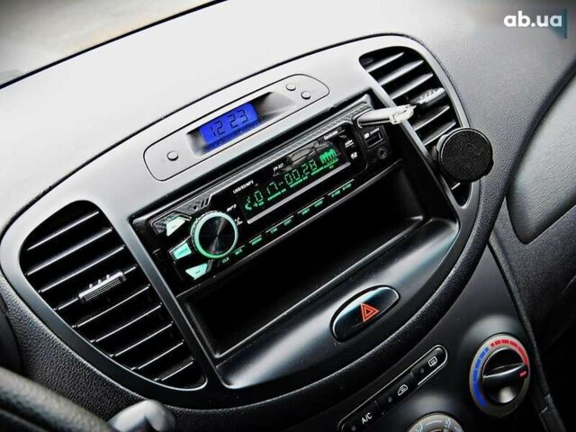 Хендай и10, объемом двигателя 1.1 л и пробегом 64 тыс. км за 5800 $, фото 8 на Automoto.ua