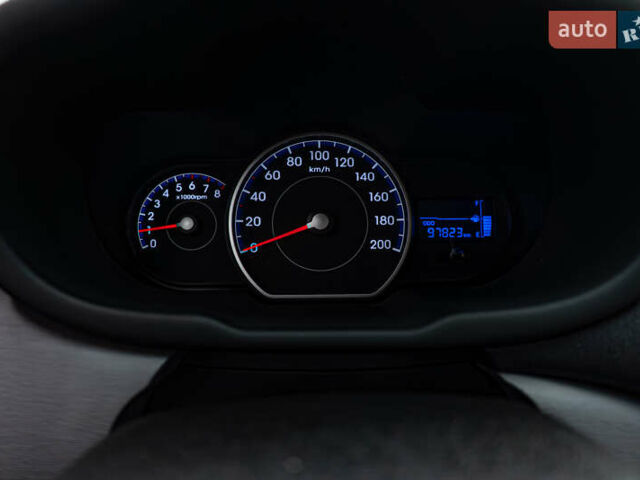 Хендай и10, объемом двигателя 1.1 л и пробегом 97 тыс. км за 6636 $, фото 9 на Automoto.ua