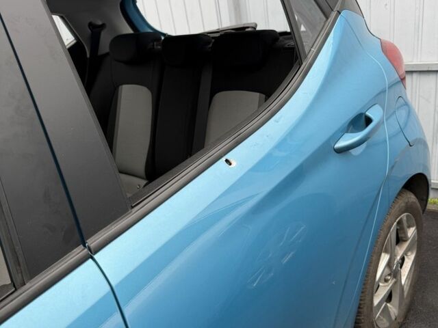 Хендай и10, объемом двигателя 1.2 л и пробегом 10 тыс. км за 9200 $, фото 8 на Automoto.ua