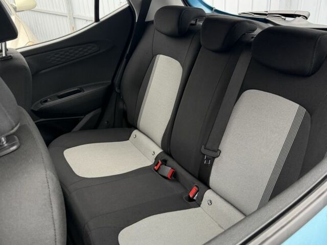 Хендай и10, объемом двигателя 1.2 л и пробегом 10 тыс. км за 9200 $, фото 14 на Automoto.ua