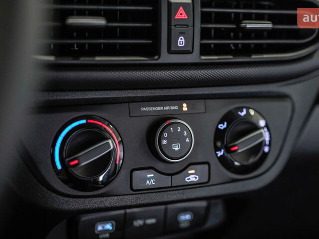 купить новое авто Хендай и10 2025 года от официального дилера Hyundai центр Львів Хендай фото