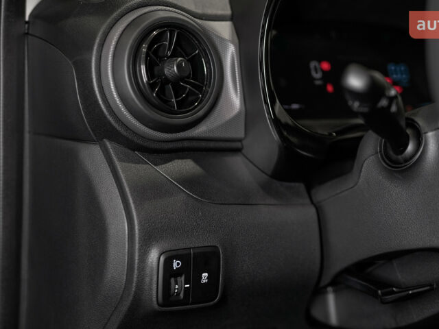 купить новое авто Хендай и10 2025 года от официального дилера Hyundai центр Львів Хендай фото