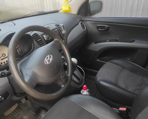 Желтый Хендай и10, объемом двигателя 1.09 л и пробегом 242 тыс. км за 5700 $, фото 7 на Automoto.ua