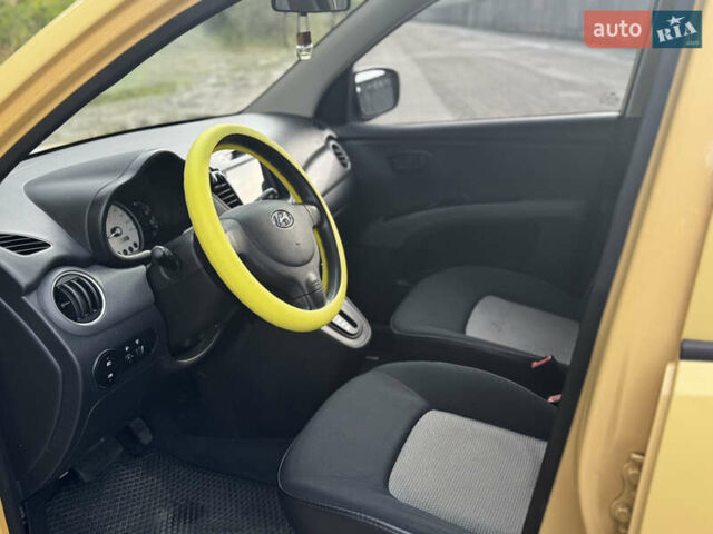 Желтый Хендай и10, объемом двигателя 1.1 л и пробегом 117 тыс. км за 5999 $, фото 17 на Automoto.ua