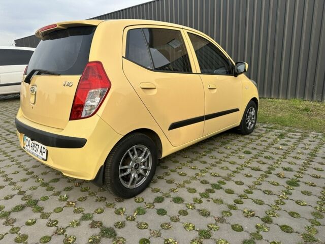 Желтый Хендай и10, объемом двигателя 1.1 л и пробегом 250 тыс. км за 5600 $, фото 4 на Automoto.ua