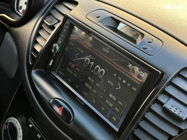 Желтый Хендай и10, объемом двигателя 1.1 л и пробегом 99 тыс. км за 6440 $, фото 21 на Automoto.ua