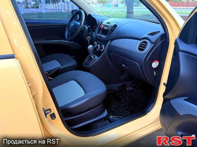 Желтый Хендай и10, объемом двигателя 1.1 л и пробегом 125 тыс. км за 6500 $, фото 8 на Automoto.ua