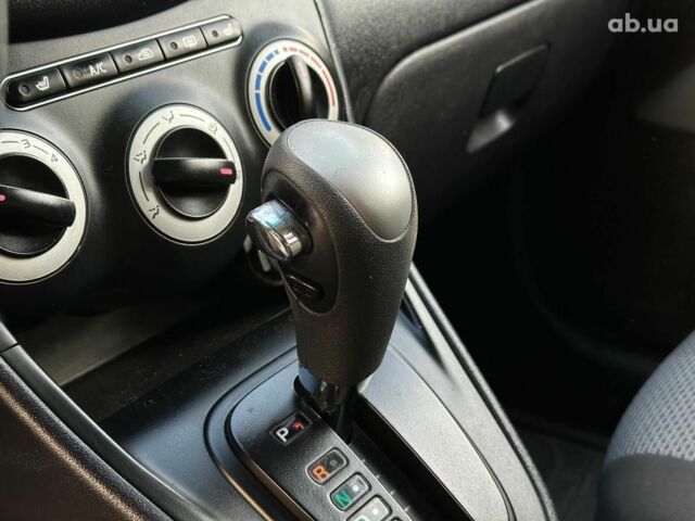 Желтый Хендай и10, объемом двигателя 1.1 л и пробегом 99 тыс. км за 6440 $, фото 22 на Automoto.ua