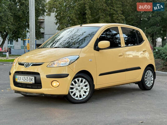 Желтый Хендай и10, объемом двигателя 1.1 л и пробегом 125 тыс. км за 6500 $, фото 3 на Automoto.ua
