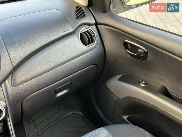 Желтый Хендай и10, объемом двигателя 1.1 л и пробегом 99 тыс. км за 6440 $, фото 16 на Automoto.ua