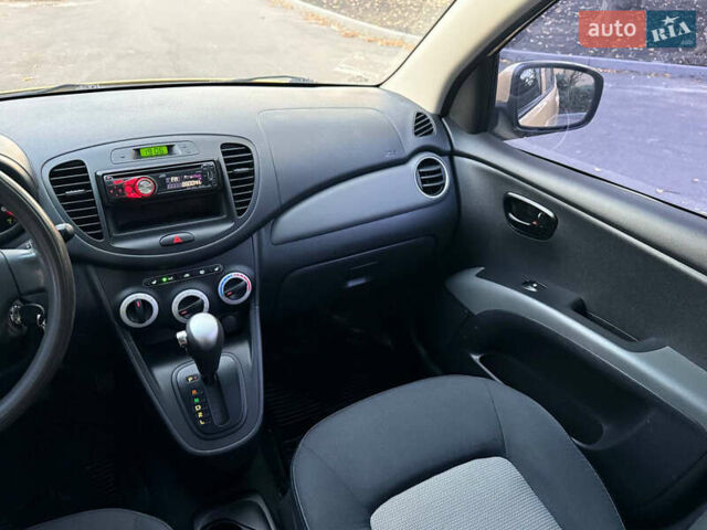 Жовтий Хендай і10, об'ємом двигуна 1.1 л та пробігом 125 тис. км за 6500 $, фото 17 на Automoto.ua