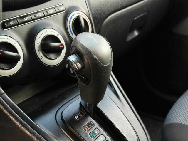 Желтый Хендай и10, объемом двигателя 1.1 л и пробегом 99 тыс. км за 6440 $, фото 22 на Automoto.ua