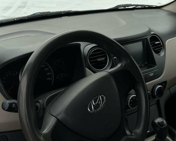 Жовтий Хендай і10, об'ємом двигуна 1 л та пробігом 182 тис. км за 4800 $, фото 5 на Automoto.ua