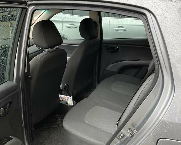 Хендай и10 2008 в Запорожье на Automoto.ua Серый Хендай и10, объемом двигателя 1.1 л и пробегом 182 тыс. км за 4800 $, фото 3 на Automoto.ua