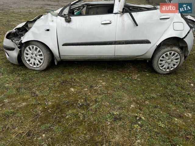 Серый Хендай и10, объемом двигателя 1.1 л и пробегом 86 тыс. км за 490 $, фото 2 на Automoto.ua