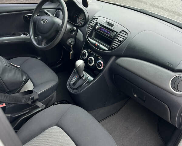 Хендай и10 2008 в Одессе на Automoto.ua Серый Хендай и10, объемом двигателя 1.09 л и пробегом 88 тыс. км за 4850 $, фото 12 на Automoto.ua