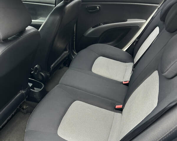 Хендай и10 2008 в Одессе на Automoto.ua Серый Хендай и10, объемом двигателя 1.09 л и пробегом 88 тыс. км за 4850 $, фото 10 на Automoto.ua