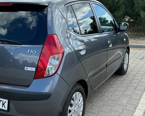 Серый Хендай и10, объемом двигателя 1.09 л и пробегом 150 тыс. км за 5900 $, фото 60 на Automoto.ua