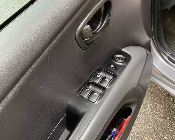 Хендай и10 2008 в Запорожье на Automoto.ua Серый Хендай и10, объемом двигателя 1.1 л и пробегом 182 тыс. км за 4800 $, фото 4 на Automoto.ua