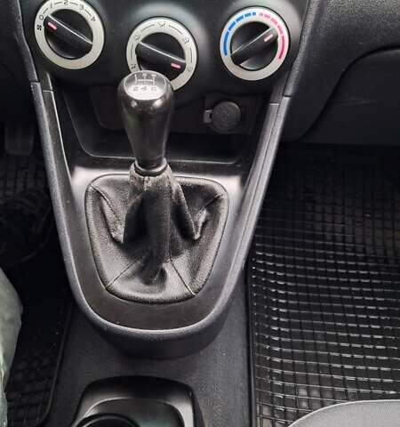 Серый Хендай и10, объемом двигателя 1.09 л и пробегом 111 тыс. км за 4800 $, фото 2 на Automoto.ua