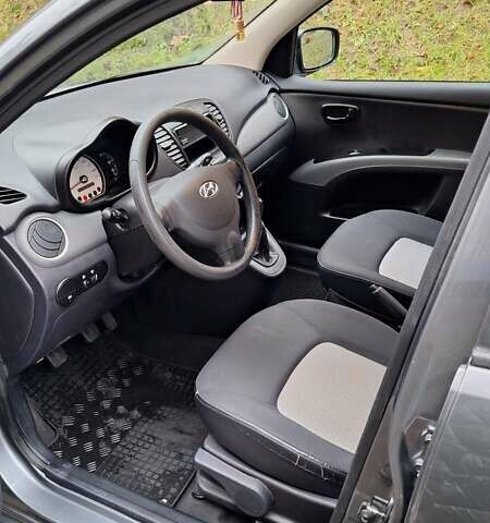 Серый Хендай и10, объемом двигателя 1.09 л и пробегом 111 тыс. км за 4800 $, фото 1 на Automoto.ua