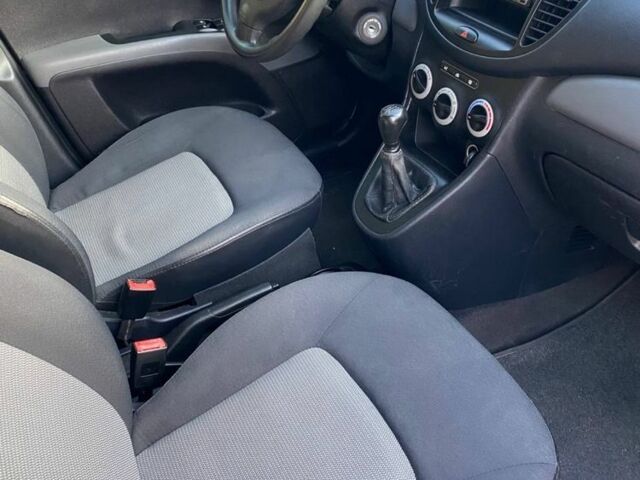 Серый Хендай и10, объемом двигателя 1.1 л и пробегом 205 тыс. км за 4050 $, фото 4 на Automoto.ua