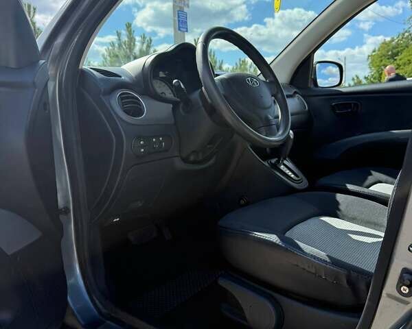 Серый Хендай и10, объемом двигателя 1.09 л и пробегом 150 тыс. км за 5900 $, фото 2 на Automoto.ua
