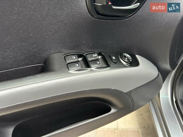 Серый Хендай и10, объемом двигателя 1.1 л и пробегом 50 тыс. км за 7999 $, фото 15 на Automoto.ua