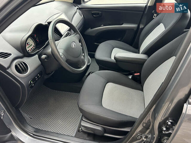 Серый Хендай и10, объемом двигателя 1.1 л и пробегом 50 тыс. км за 7999 $, фото 12 на Automoto.ua