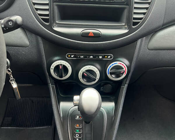 Хендай и10 2008 в Одессе на Automoto.ua Серый Хендай и10, объемом двигателя 1.09 л и пробегом 88 тыс. км за 4850 $, фото 9 на Automoto.ua