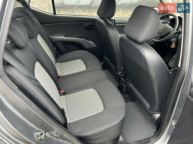 Серый Хендай и10, объемом двигателя 1.1 л и пробегом 50 тыс. км за 7999 $, фото 18 на Automoto.ua