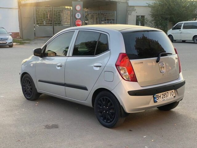 Серый Хендай и10, объемом двигателя 1.1 л и пробегом 205 тыс. км за 4050 $, фото 2 на Automoto.ua