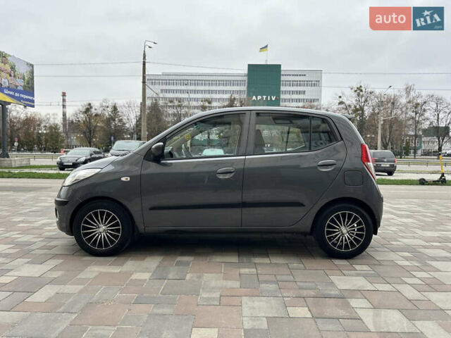 Серый Хендай и10, объемом двигателя 1.1 л и пробегом 50 тыс. км за 7999 $, фото 2 на Automoto.ua