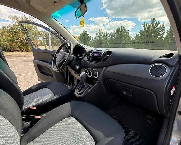 Серый Хендай и10, объемом двигателя 1.09 л и пробегом 150 тыс. км за 5900 $, фото 8 на Automoto.ua