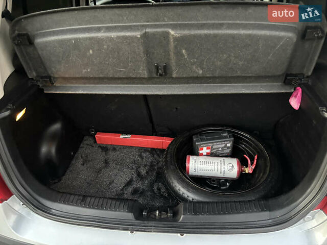 Серый Хендай и10, объемом двигателя 1.2 л и пробегом 166 тыс. км за 4800 $, фото 9 на Automoto.ua