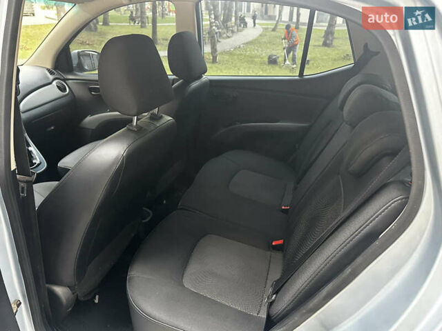 Сірий Хендай і10, об'ємом двигуна 1.09 л та пробігом 143 тис. км за 3999 $, фото 14 на Automoto.ua