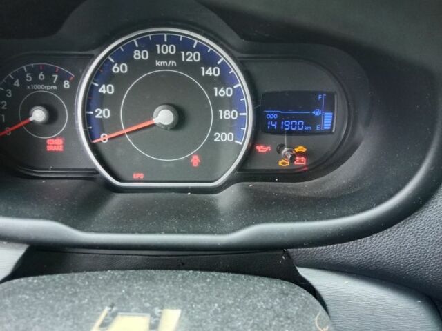 Хендай и10 2012 в Броварах на Automoto.ua Серый Хендай и10, объемом двигателя 1.1 л и пробегом 134 тыс. км за 5034 $, фото 3 на Automoto.ua