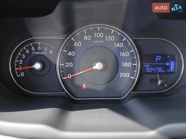 Хендай и10 2012 в Харькове на Automoto.ua Серый Хендай и10, объемом двигателя 1.2 л и пробегом 93 тыс. км за 7499 $, фото 4 на Automoto.ua