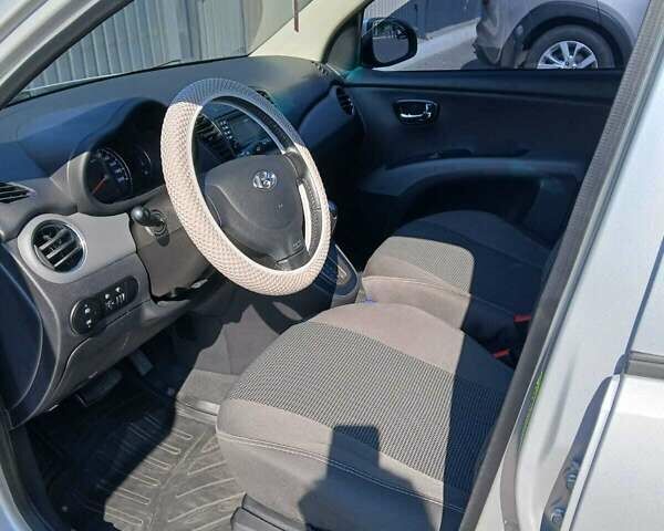 Хендай и10 2012 в Харькове на Automoto.ua Серый Хендай и10, объемом двигателя 1.2 л и пробегом 93 тыс. км за 7499 $, фото 2 на Automoto.ua