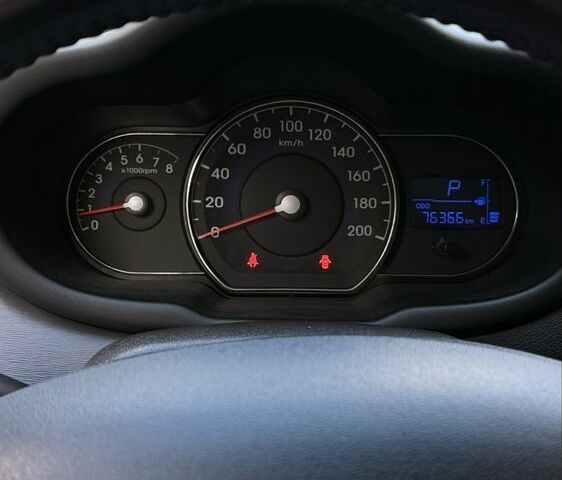 Хендай и10 2012 в Одессе на Automoto.ua Серый Хендай и10, объемом двигателя 1.2 л и пробегом 76 тыс. км за 7000 $, фото 6 на Automoto.ua