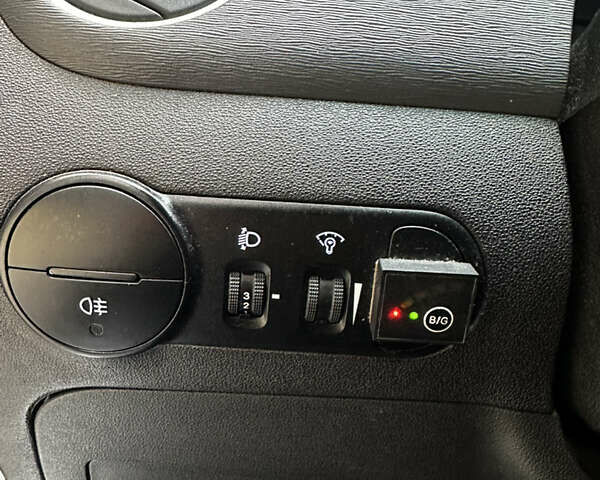 Сірий Хендай і10, об'ємом двигуна 1.09 л та пробігом 143 тис. км за 3999 $, фото 17 на Automoto.ua