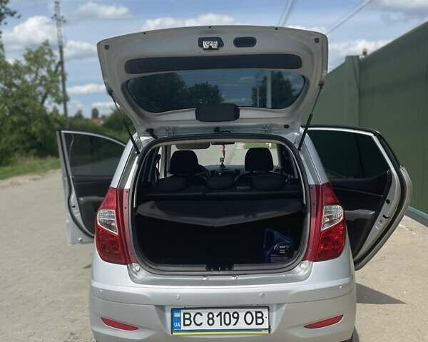 Серый Хендай и10, объемом двигателя 1.09 л и пробегом 157 тыс. км за 4800 $, фото 2 на Automoto.ua